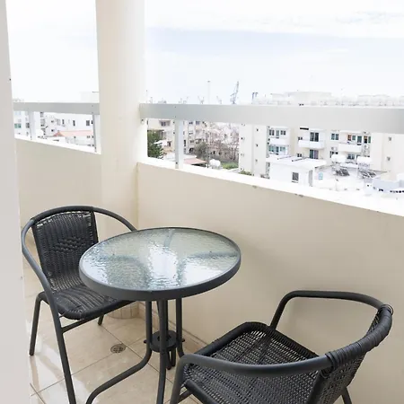 Cozy With Sea View Apartment *